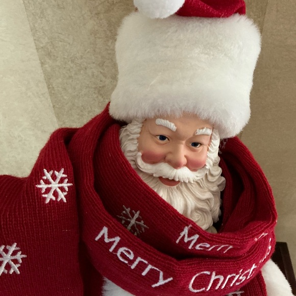 Clothtique Santa - Picture 9 of 12